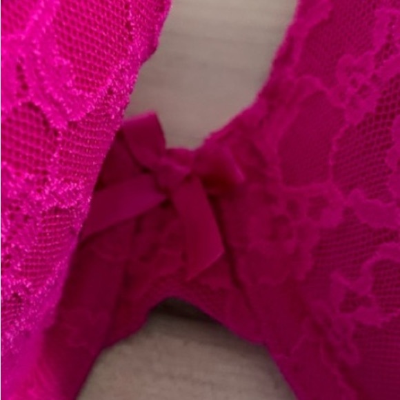 Victoria’s Secret Lace Demi Bra 34DD - Picture 14 of 15